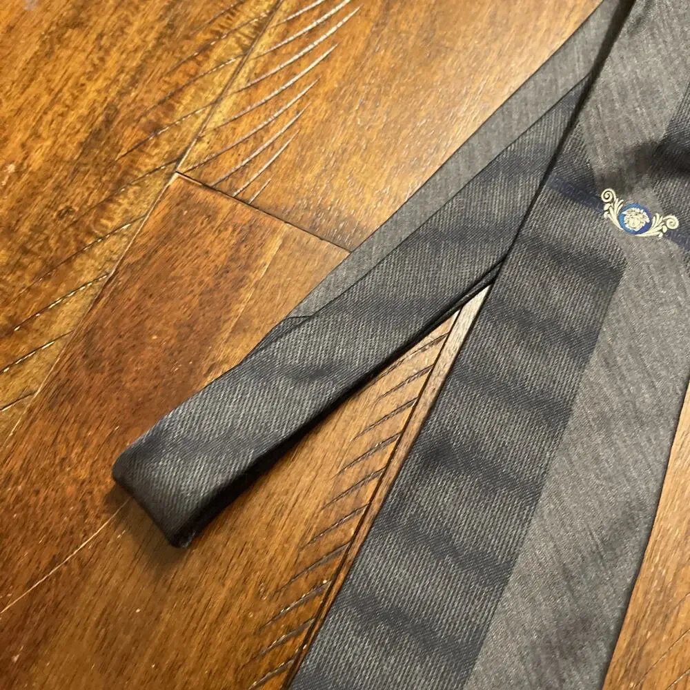 GIANNI VERSACE COUTURE Vintage Neo Classical Geometric Mens Silk Tie